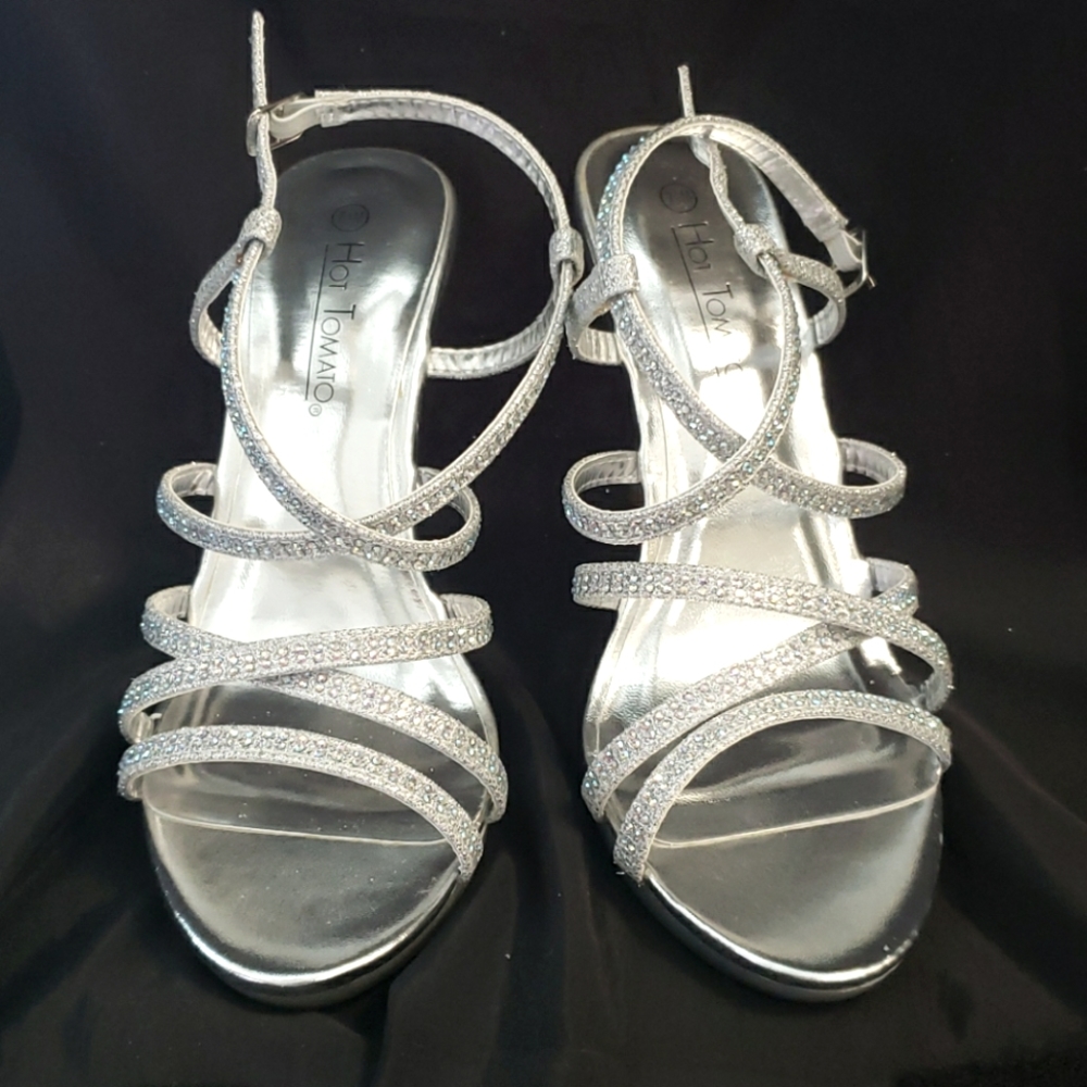 Silver pump, size 7½,NWT